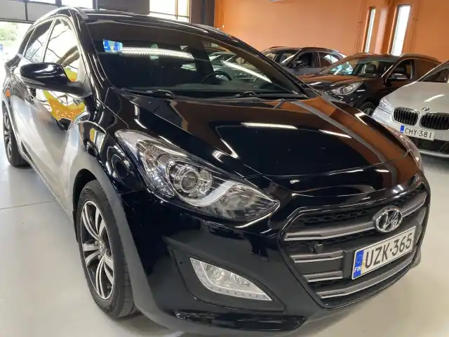Musta Farmari, Hyundai i30 Wagon – UZK-365