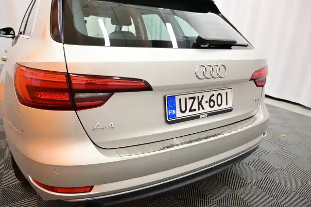 Hopea Farmari, Audi A4 – UZK-601