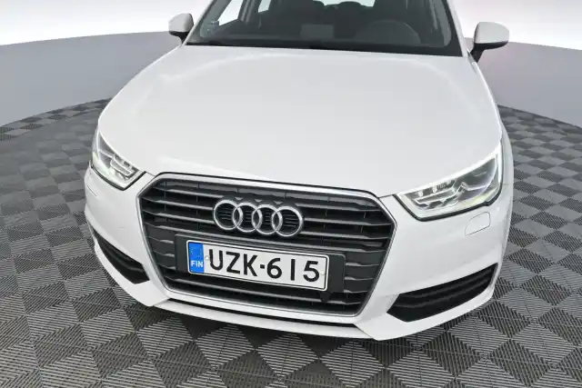 Valkoinen Viistoperä, Audi A1 – UZK-615