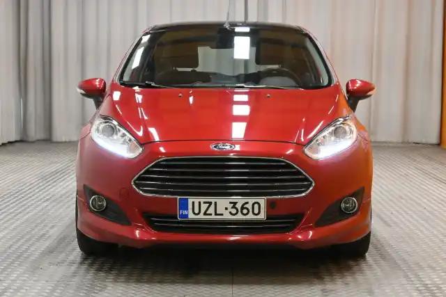 Punainen Viistoperä, Ford Fiesta – UZL-360