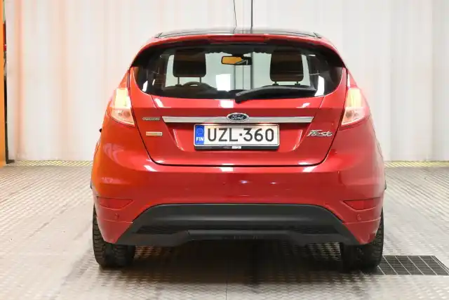 Punainen Viistoperä, Ford Fiesta – UZL-360