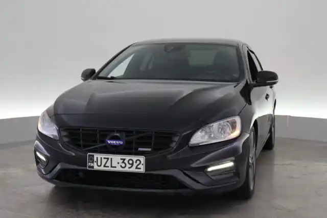 Musta Sedan, Volvo S60 – UZL-392