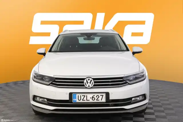 Valkoinen Farmari, Volkswagen Passat – UZL-627