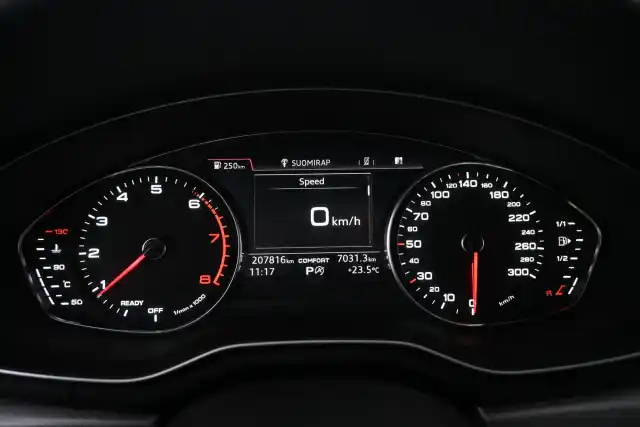 Musta Sedan, Audi A4 – UZM-564