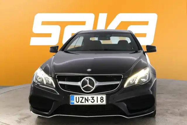 Musta Coupe, Mercedes-Benz E – UZN-318