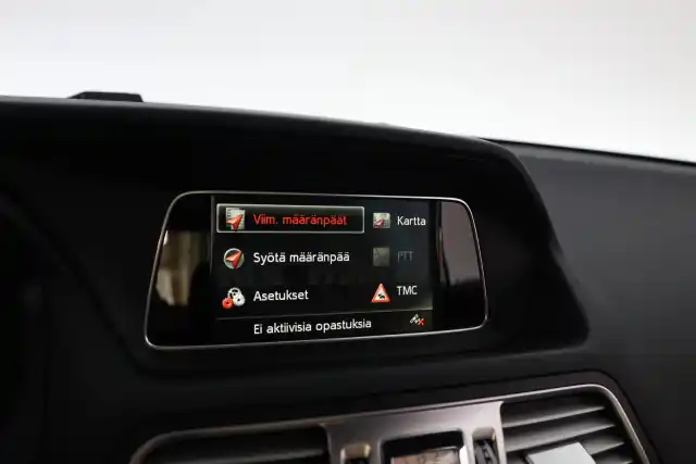 Musta Coupe, Mercedes-Benz E – UZN-318