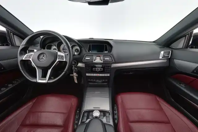 Musta Coupe, Mercedes-Benz E – UZN-318