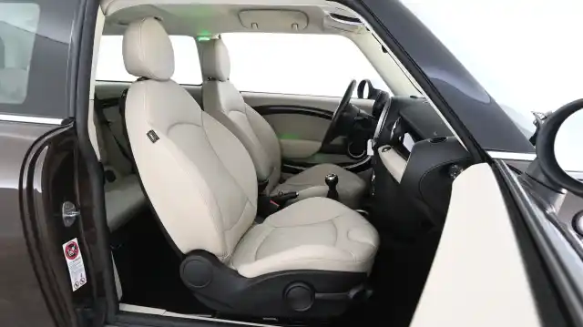 Ruskea Viistoperä, Mini Cooper S – UZO-575