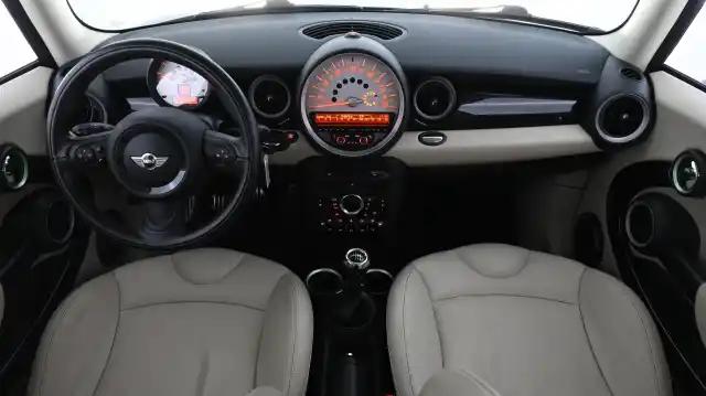 Ruskea Viistoperä, Mini Cooper S – UZO-575