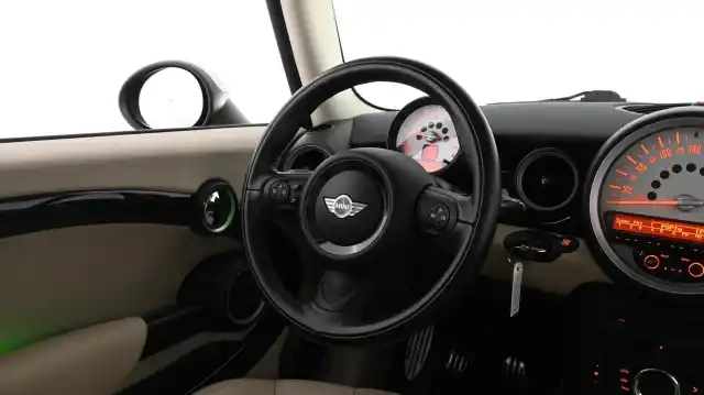 Ruskea Viistoperä, Mini Cooper S – UZO-575