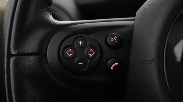 Ruskea Viistoperä, Mini Cooper S – UZO-575