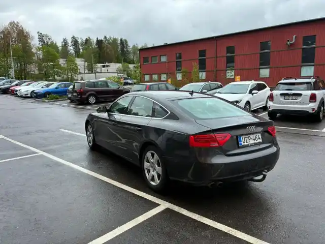 Harmaa Viistoperä, Audi A5 – UZP-464