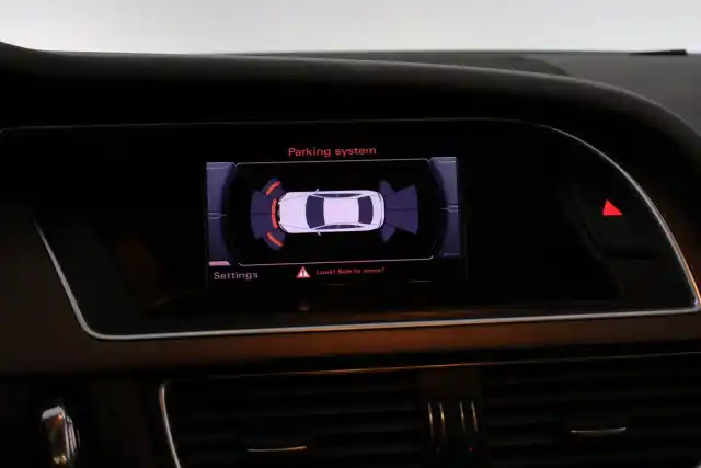 Harmaa Viistoperä, Audi A5 – UZP-464