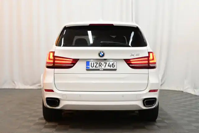 Valkoinen Maastoauto, BMW X5 – UZR-746