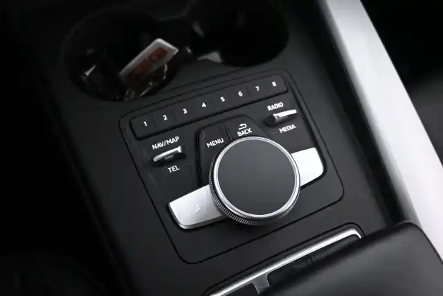 Musta Viistoperä, Audi A5 – UZS-765