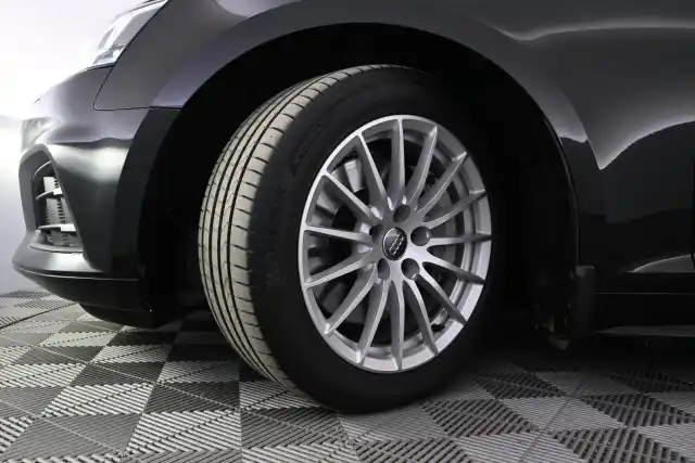 Musta Viistoperä, Audi A5 – UZS-765