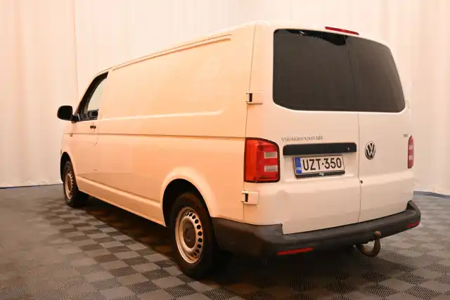 Valkoinen Pakettiauto, Volkswagen Transporter – UZT-350