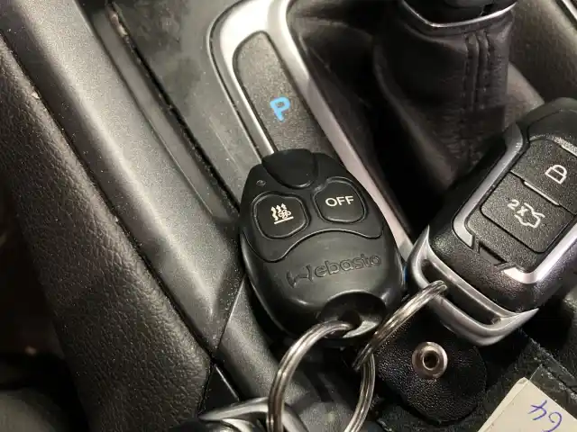 Punainen Farmari, Ford Mondeo – UZT-764