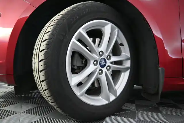 Punainen Farmari, Ford Mondeo – UZT-764