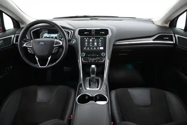 Punainen Farmari, Ford Mondeo – UZT-764