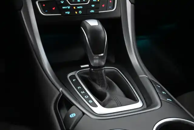 Punainen Farmari, Ford Mondeo – UZT-764