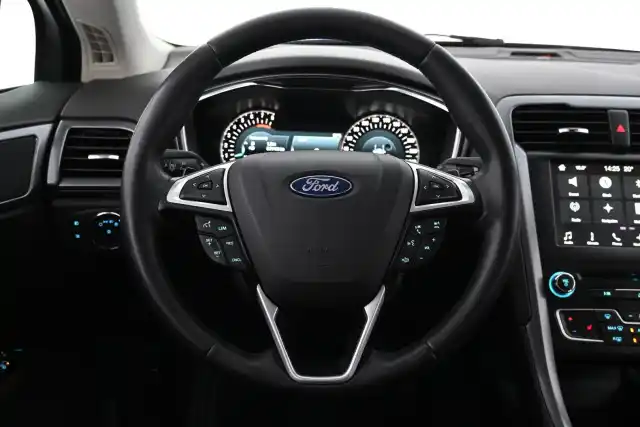 Punainen Farmari, Ford Mondeo – UZT-764