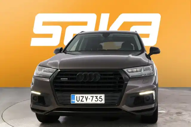 ruskea Maastoauto, Audi Q7 – UZV-735