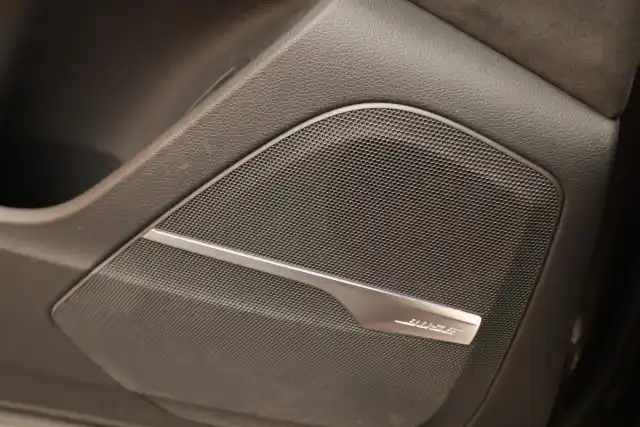 ruskea Maastoauto, Audi Q7 – UZV-735