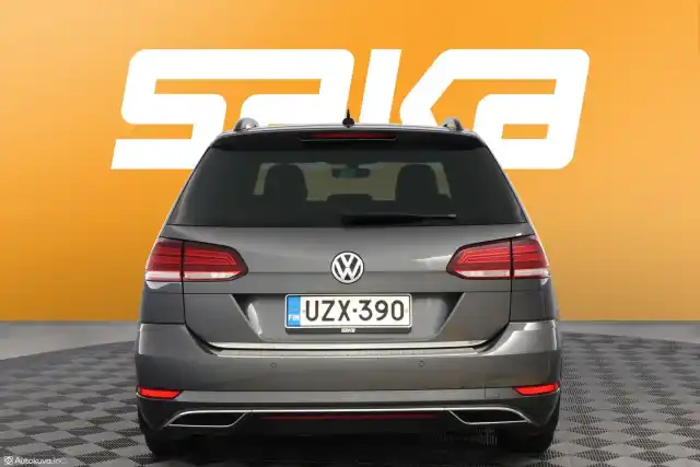 Harmaa Farmari, Volkswagen Golf – UZX-390