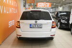 Valkoinen Farmari, Skoda Octavia – UZX-623, kuva 4
