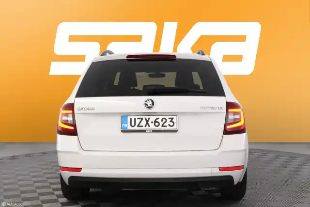 Valkoinen Farmari, Skoda Octavia – UZX-623