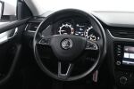 Valkoinen Farmari, Skoda Octavia – UZX-623, kuva 15