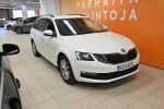 Valkoinen Farmari, Skoda Octavia – UZX-623, kuva 1