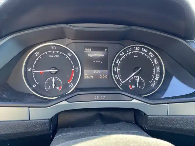 Sininen Farmari, Skoda Superb – UZX-660