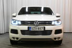 Valkoinen Maastoauto, Volkswagen Touareg – UZX-857, kuva 3