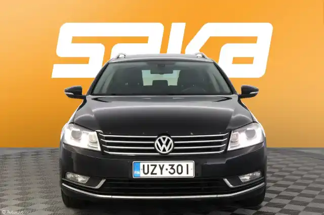 Musta Farmari, Volkswagen Passat – UZY-301