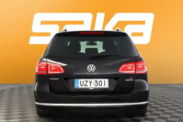 Musta Farmari, Volkswagen Passat – UZY-301