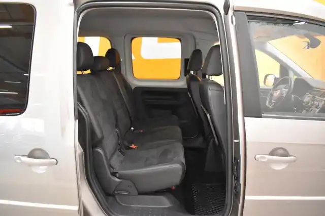 Beige Tila-auto, Volkswagen Caddy Maxi – UZY-691