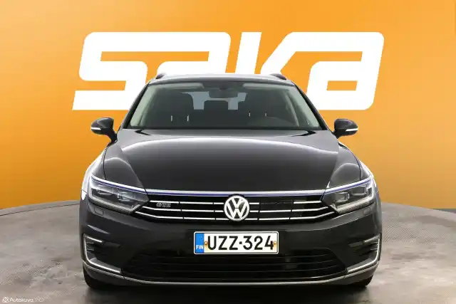 Harmaa Farmari, Volkswagen Passat – UZZ-324