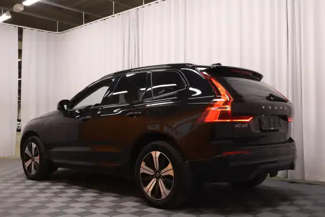 Musta Maastoauto, Volvo XC60 – VAR-00078