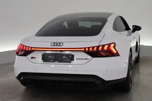 Valkoinen Viistoperä, Audi E-TRON GT RS – VAR-00130