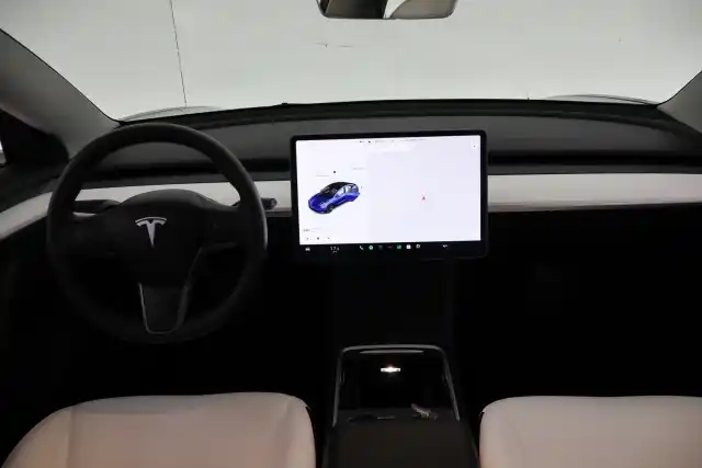 Sininen Viistoperä, Tesla Model 3 – VAR-00141