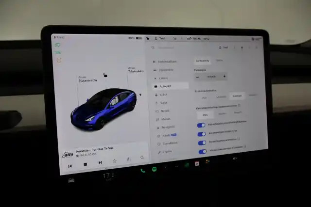 Sininen Viistoperä, Tesla Model 3 – VAR-00141