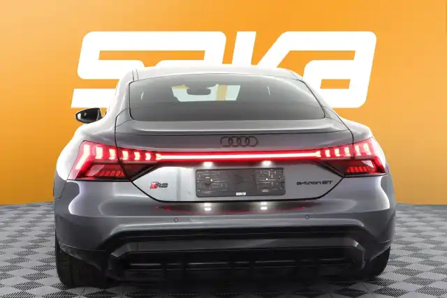 Harmaa Coupe, Audi E-TRON GT RS – VAR-00228