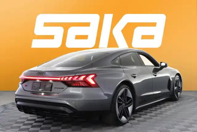 Harmaa Coupe, Audi E-TRON GT RS – VAR-00228