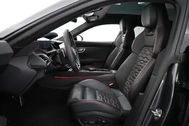 Harmaa Coupe, Audi E-TRON GT RS – VAR-00228