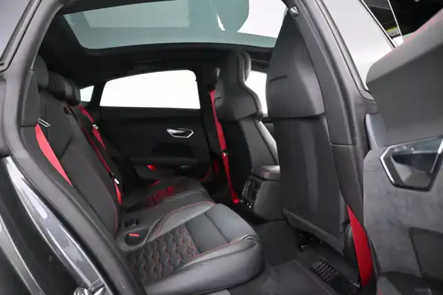 Harmaa Coupe, Audi E-TRON GT RS – VAR-00228