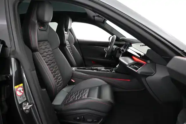 Harmaa Coupe, Audi E-TRON GT RS – VAR-00228