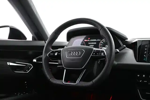 Harmaa Coupe, Audi E-TRON GT RS – VAR-00228