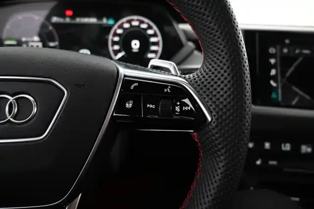 Harmaa Coupe, Audi E-TRON GT RS – VAR-00228